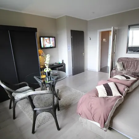 Les Alisiers Guest house Nadrin