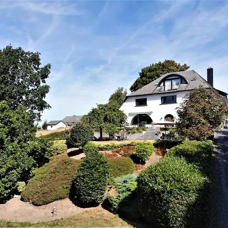 Les Alisiers بيت ضيافة